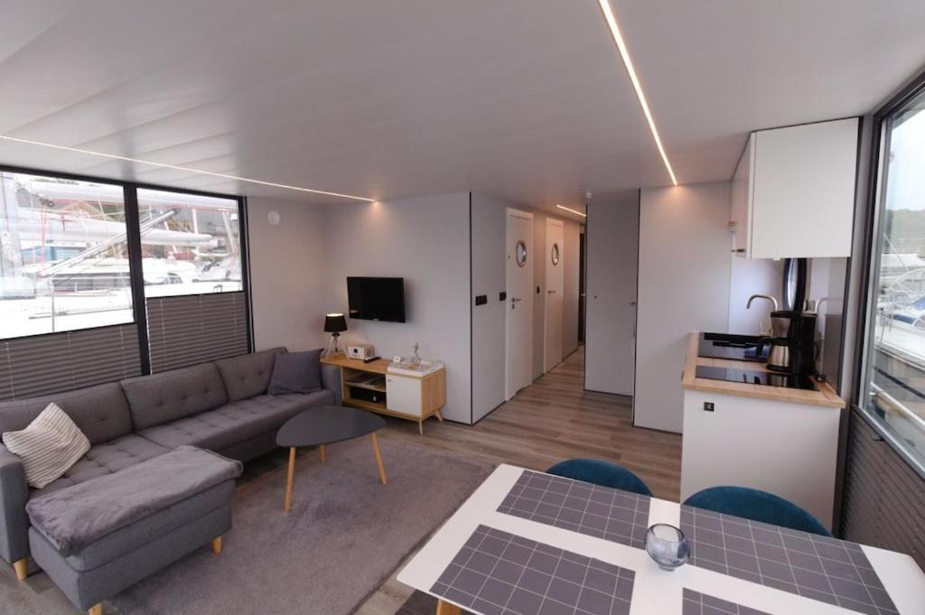 Hausboot Fjord Meeresbrise Mit Dachterrasse In Flensburg Exterior photo